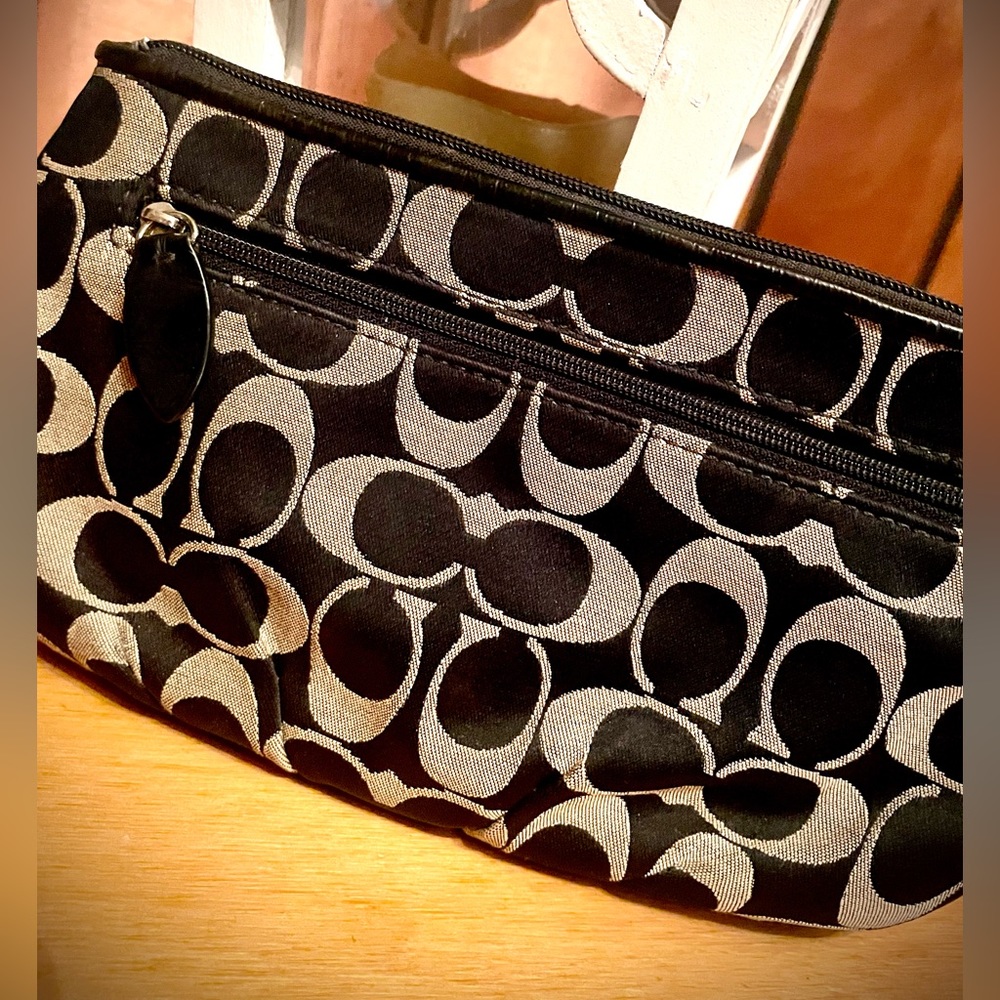 COACH black and white canvas and leather clutch or wristlet - Picture 5 of 16
